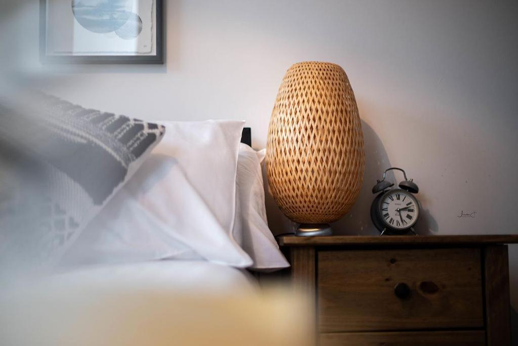 Air Host And Stay - Apartment 5 Broadhurst Court Sleeps 6 Minutes From Town Centre Стокпорт Екстериор снимка